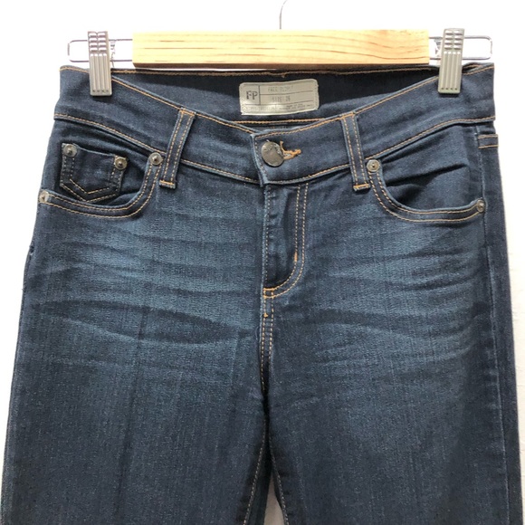 Free People Super Flare Jeans Dark Wash Size 26 - Picture 3 of 9